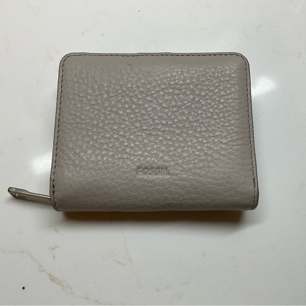 Pebbled Leather Gray/Taupe Fossil Wallet with Zipper and Secure Snap Compartment